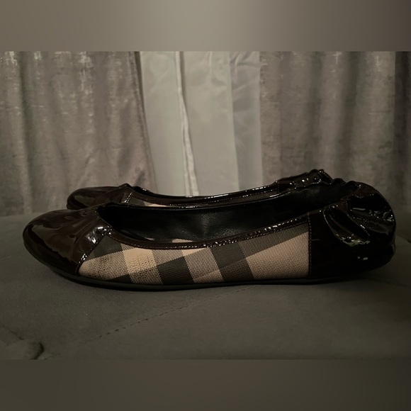 Burberry Nova Check Ballet Flats - Picture 7 of 8